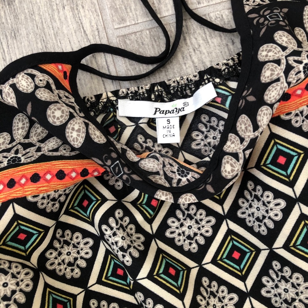 Print Romper - Picture 2 of 3